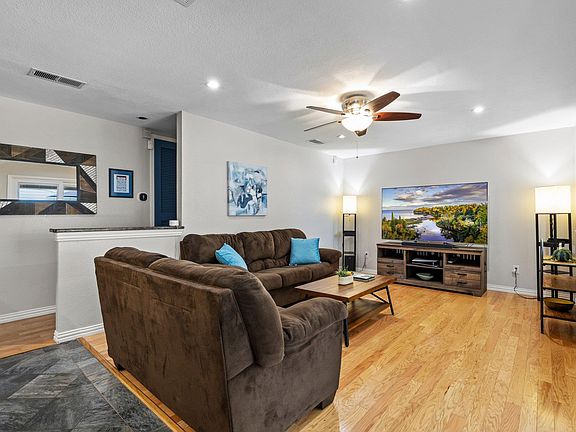 5th image of 504 Heartwood Dr