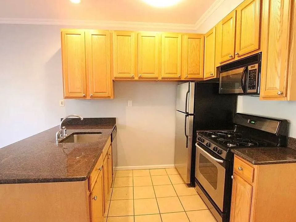 1st image of 248 14th St #2
