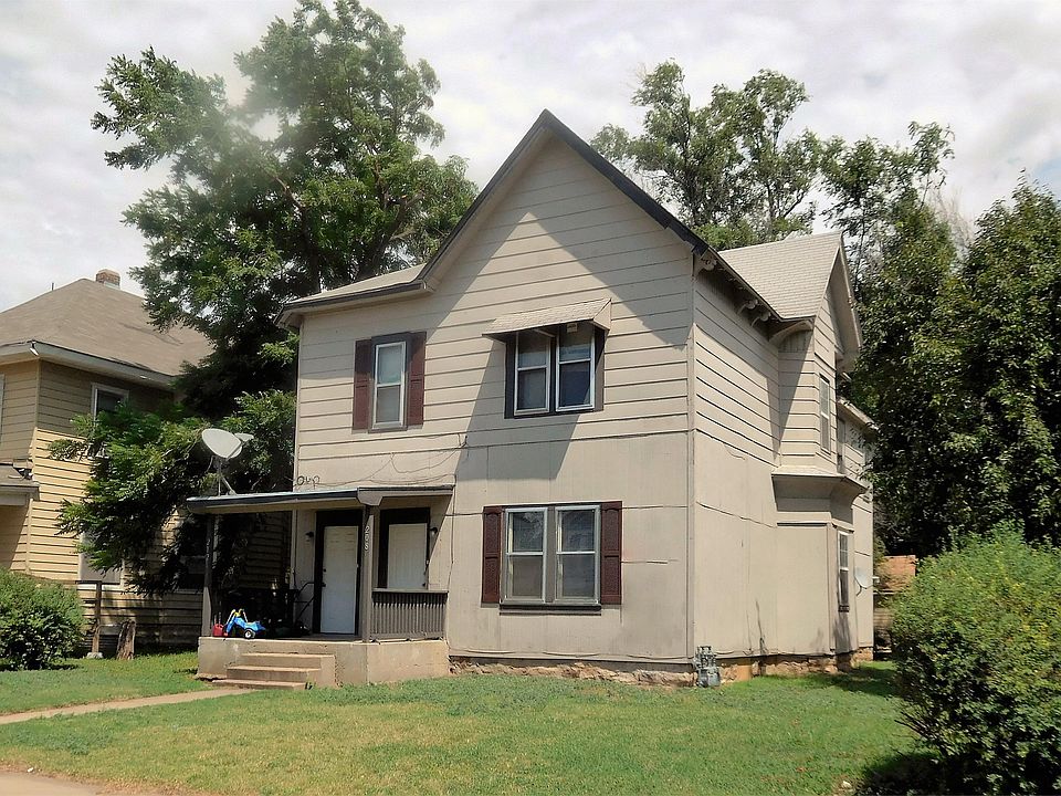 1st image of 208 N 12th St