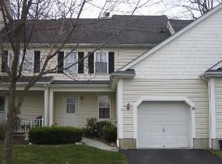 18 Osborne Gln, Poughquag, NY 12570