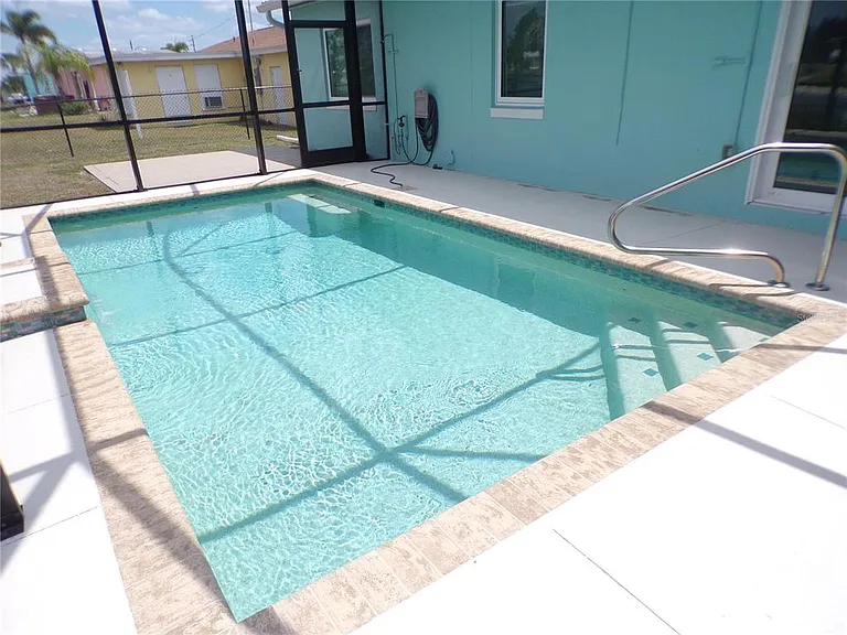 21088 Edgewater Dr — Photo 32