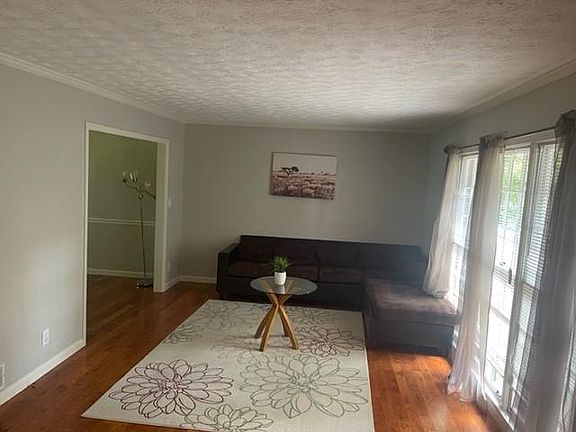 4th image of 2156 Tanglewood Dr