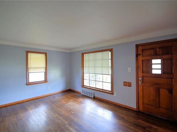 5th image of 3211 Liggett Dr