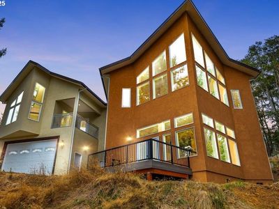 2495 Chester St, North Bend, OR, 97459