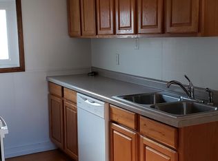 915 W 5th St APT 2, Winona, MN 55987