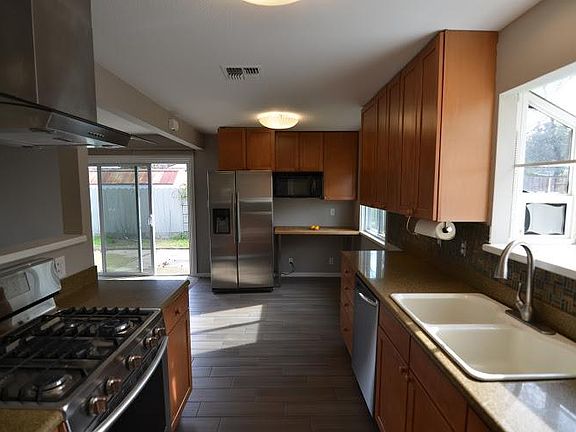 3rd image of 115 Nevada Ave