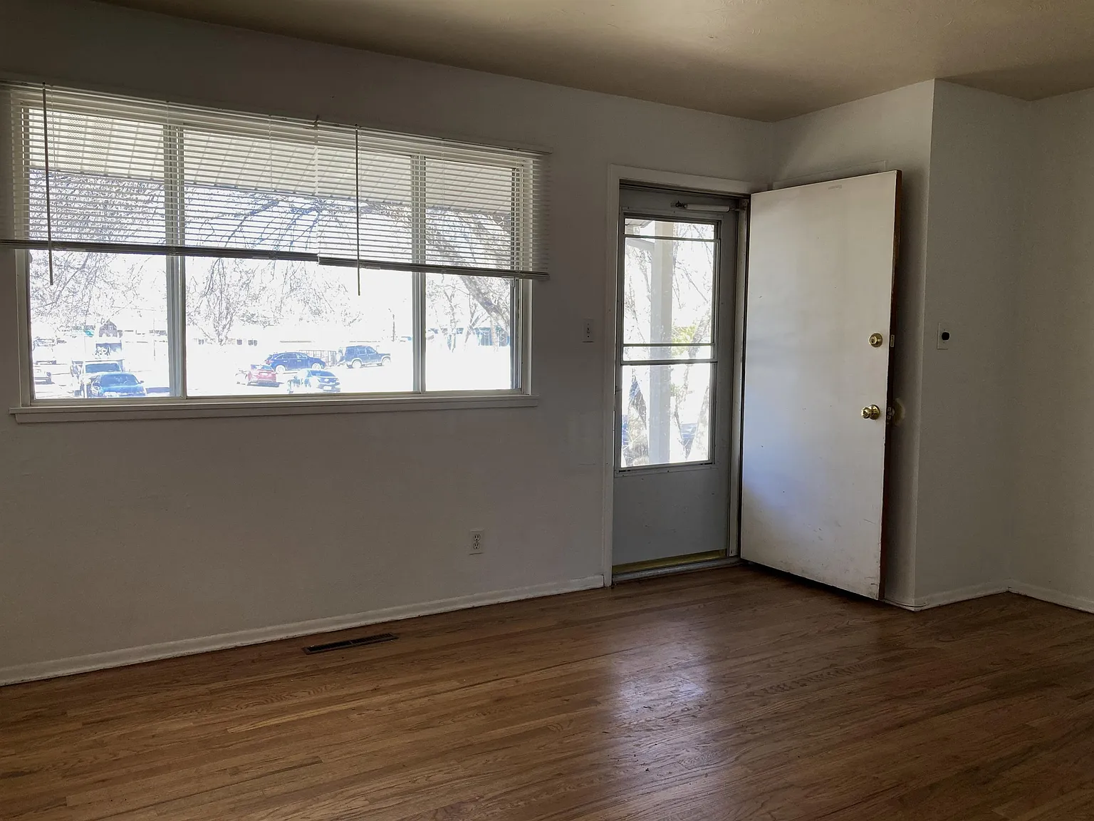 McArthur Avenue 1421 - 1 — Photo 3