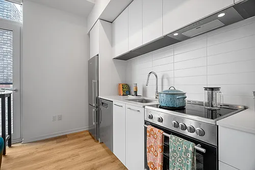 101 Roehampton Ave Photo 1