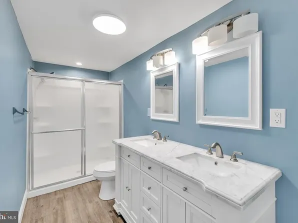 4413 Baker St, Philadelphia, PA 19127