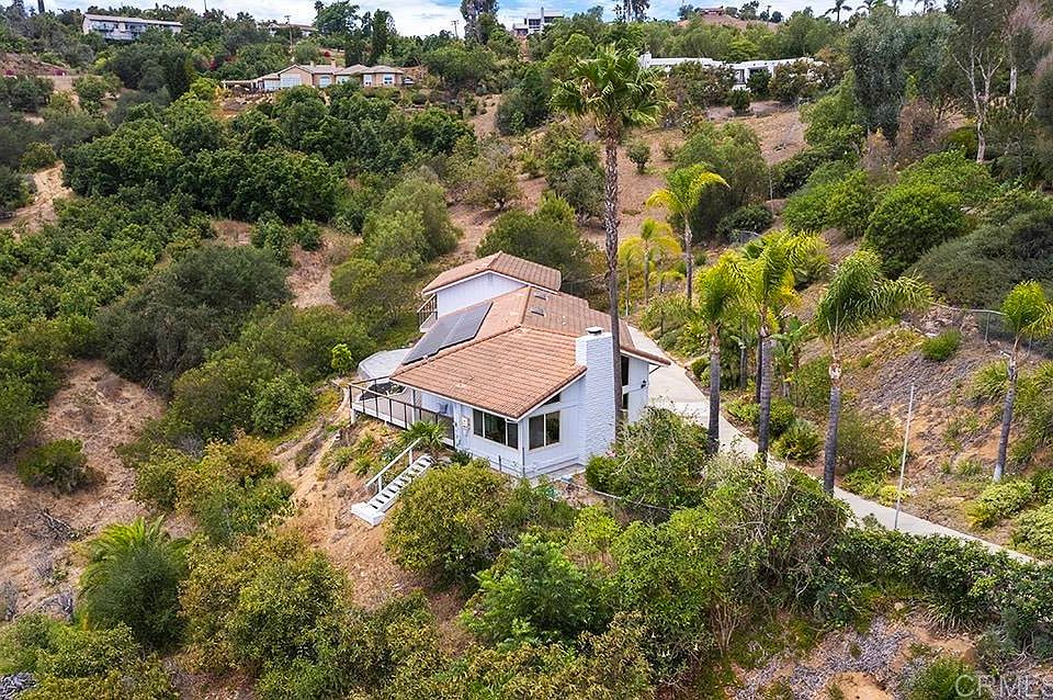 1st image of 2645 Daisy Ln