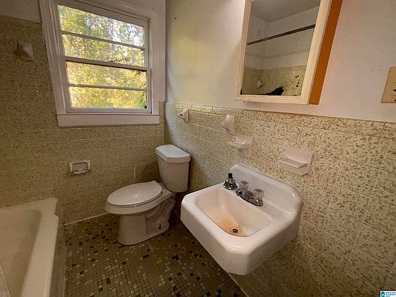 23rd image of 800 11th St