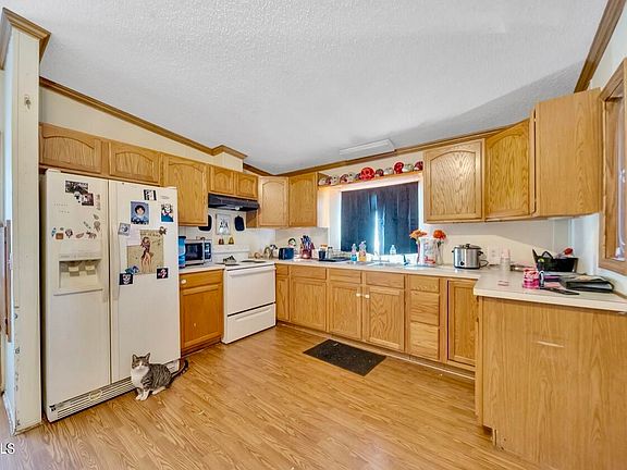 3rd image of 308 Newland Ave