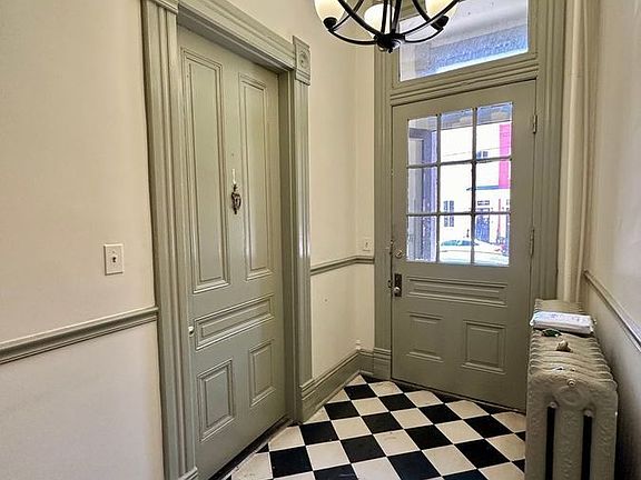 3rd image of 913 Prince St APT 2