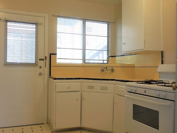 4th image of 5 Aragon Blvd APT 4