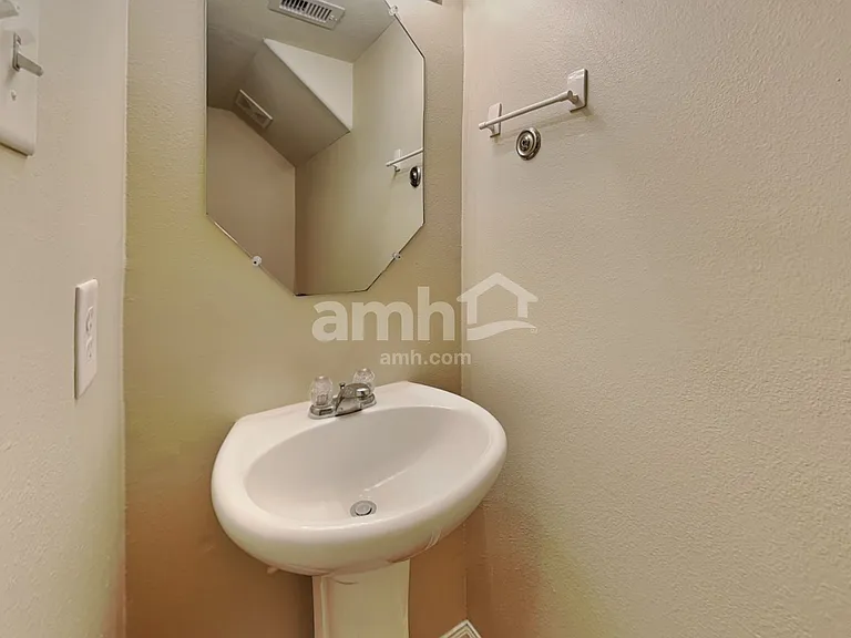 15458 Bammel Oaks Ct — Photo 8