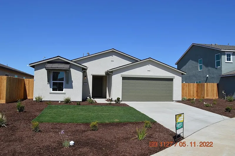 4 bed, 2.0 bath, 1515 sqft, $2,250 — Photo 1