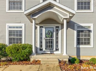 5747 Grand Oaks Dr NE, Comstock Park, MI 49321