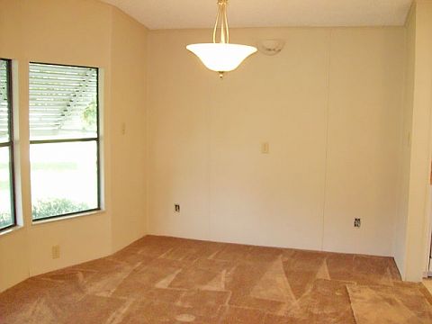 2nd image of 903 Phoenix Ln