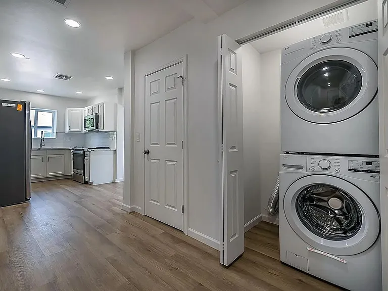 938 E. Waverly St. — Photo 12