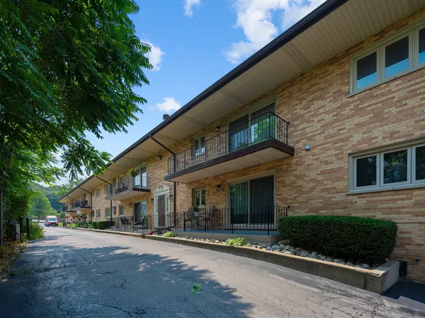 8996 Archer Ave APT 2D, Willow Springs, IL 60480