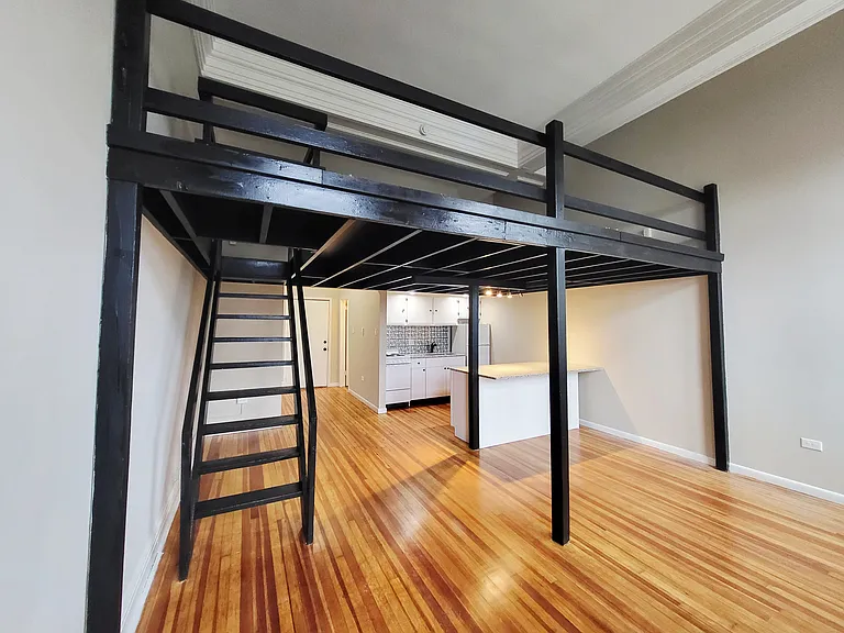 425 S Franklin St #32 — Photo 7