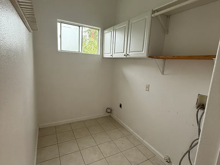 28426 Sandhurst Way — Photo 20