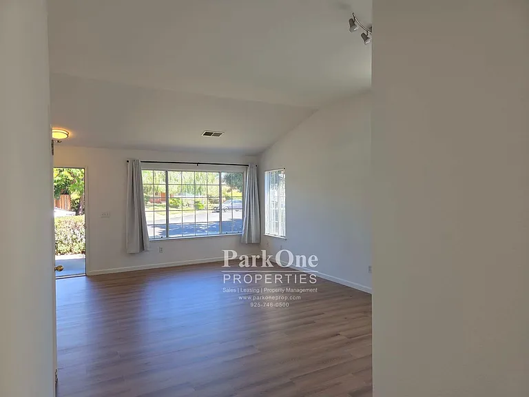 2848 Saint Joseph Dr — Photo 7