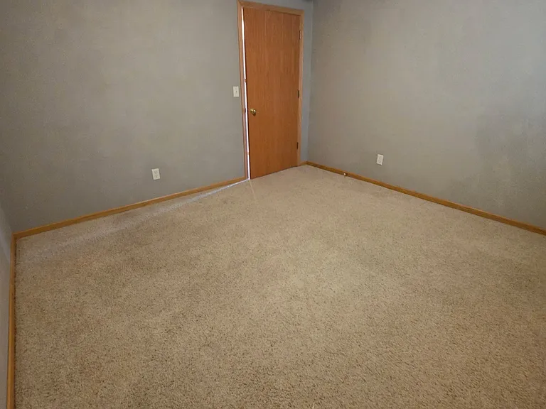 1006 Georgene St — Photo 7