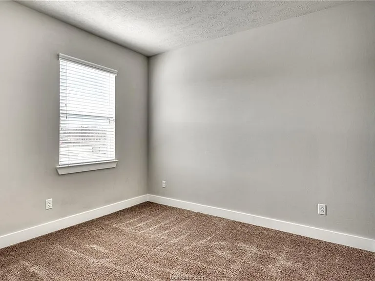 3900 Yukon Ln — Photo 17