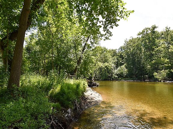 5th image of 8165 Huron River Dr