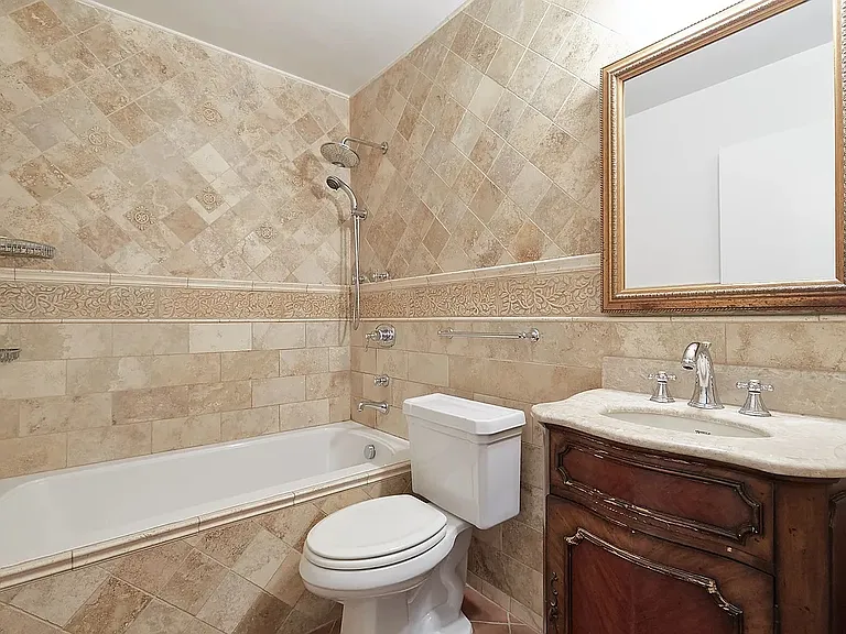 630 1st Ave #3D — Photo 8