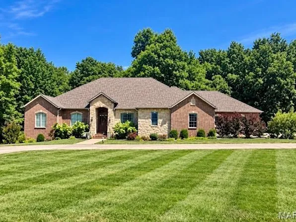 345 Royal Lake Dr, Cape Girardeau, MO 63701