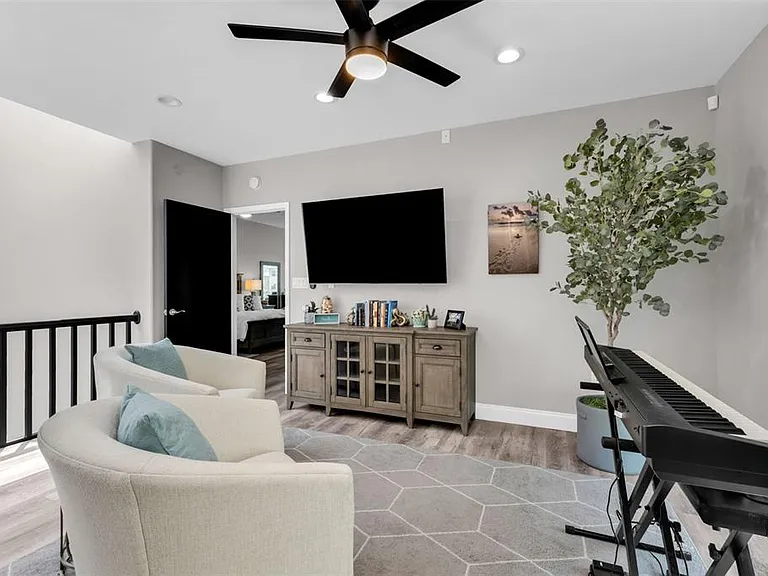 276 Lewis Cir #112 — Photo 26
