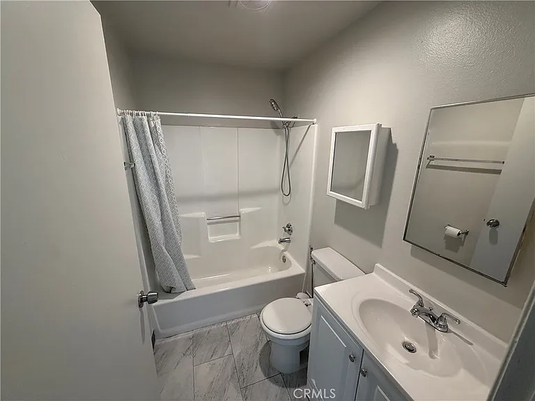 400 N Hobart Blvd #301 — Photo 6