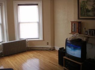 88 Hammond St, Newton, MA 02467