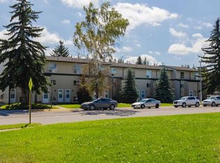 707 N Westmount Dr #12, Strathmore, AB T1P1A9