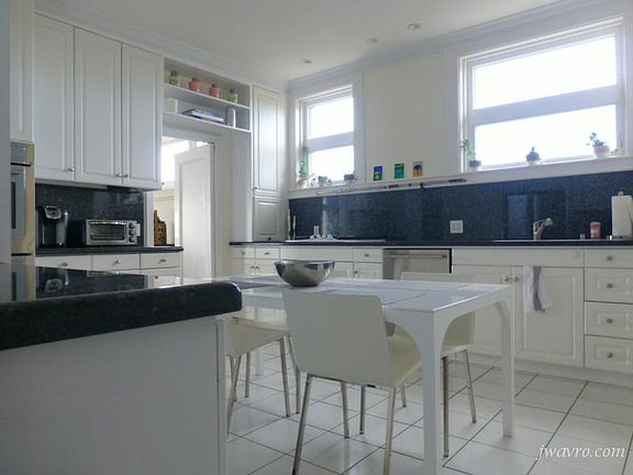 3rd image of 250 Laurel St APT 401