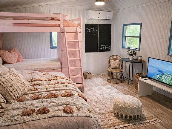 4th image of 9501 Campton Rd