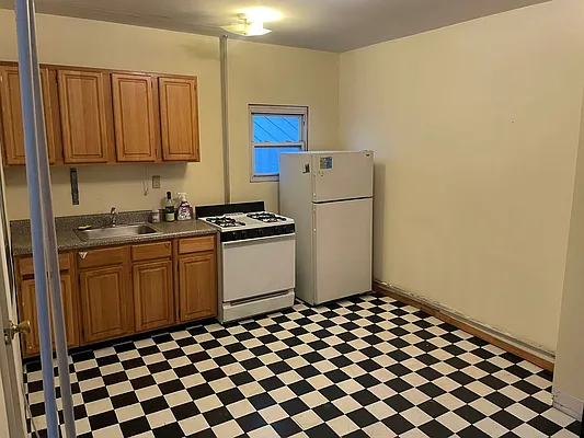 Rented by East Williamsburg Realty Inc | media 23