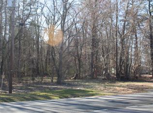 531 Irvington Rd, Kilmarnock, VA 22482