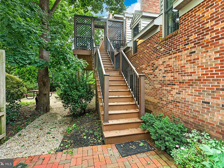 42 Kitty Ln — Photo 10
