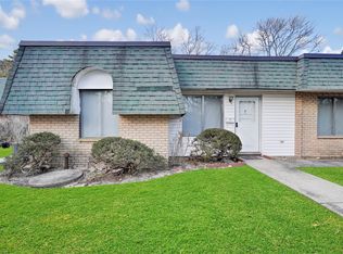 468 Daryl Dr, Medford, NY 11763