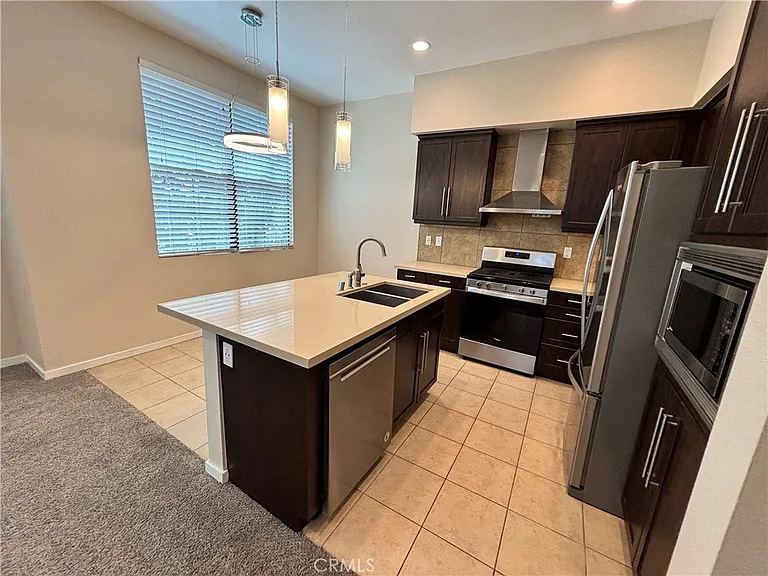 501 W Maple Ave — Photo 28