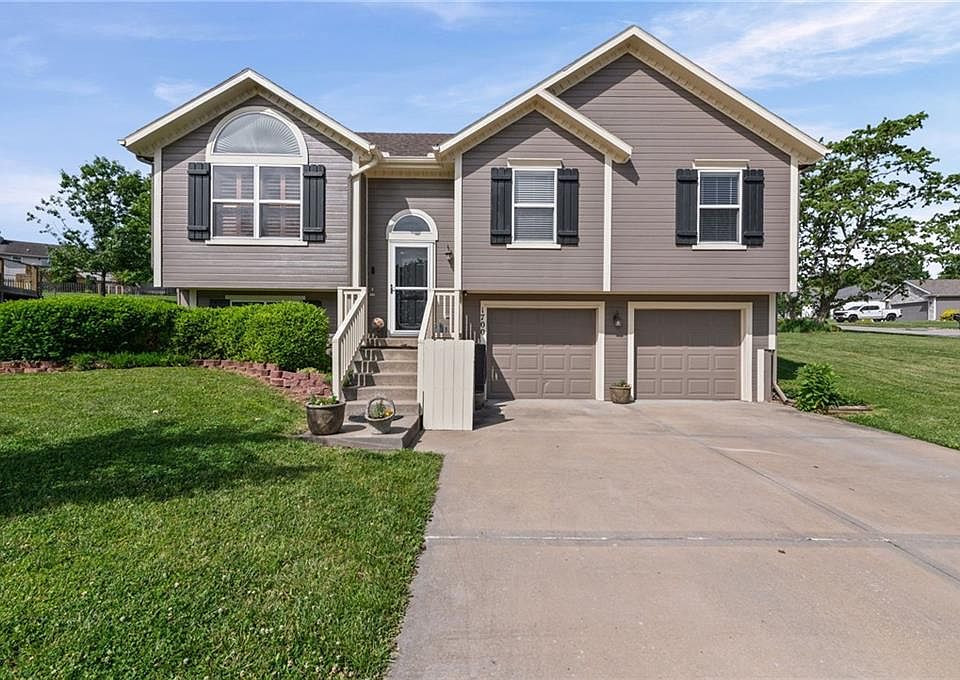 1st image of 1700 Debrah Dr