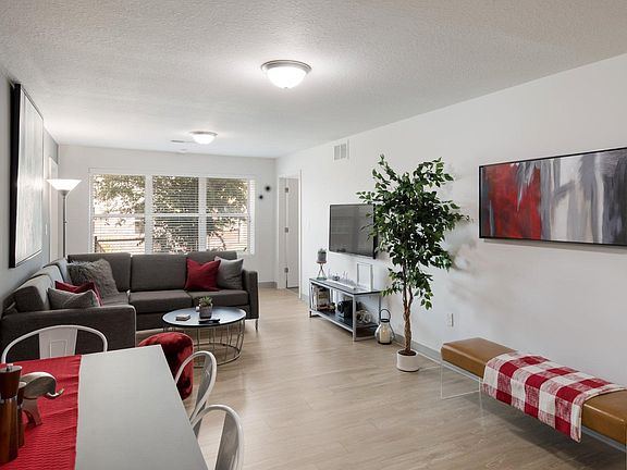 5th image of 680 6th Ave NE #1439042f1