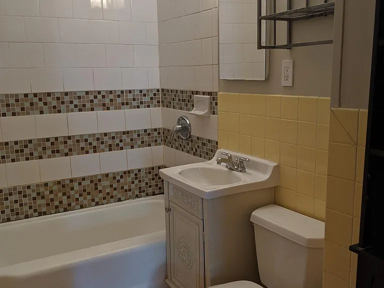 12 Patrick St — Photo 6
