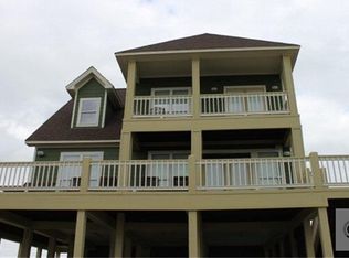 827 Melody Ln, Crystal Beach, TX 77650