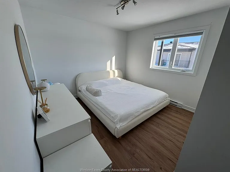 1352 Diamond St #C — Photo 11