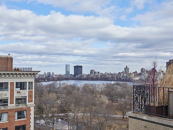 5th image of 225 Central Park N #220A