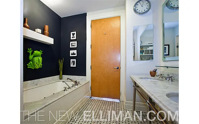 Rented by Douglas Elliman | media 33